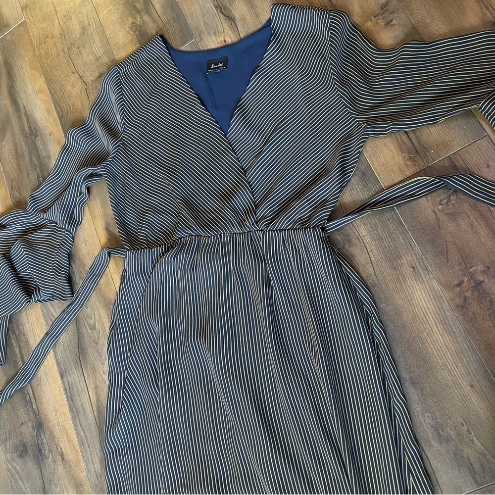Bardot | Loretta Ruffle Sleeve Maxi Dress | 6/8 - Picture 8 of 14